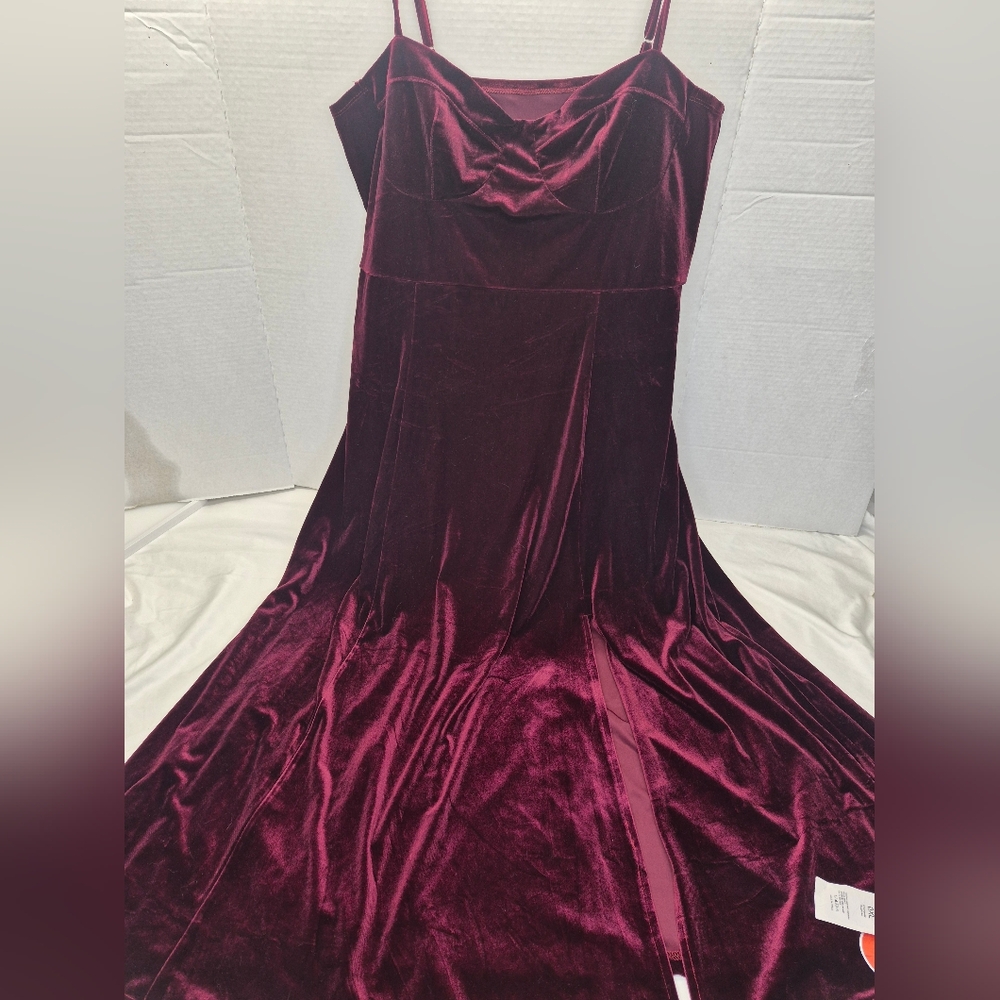 CIDER BURGUNDY VELVET Spaghetti Straps Midi Size 0XL Sweetheart Neckline